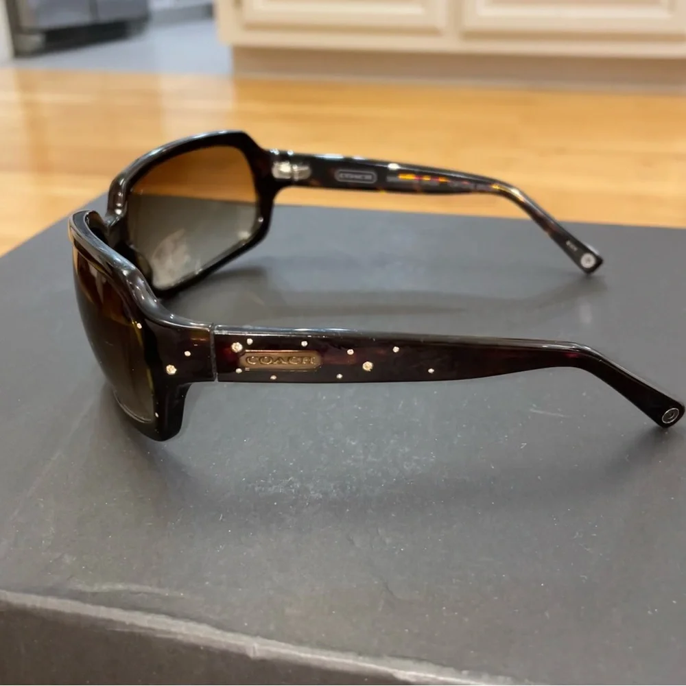 Coach sunglasses - Picture 3 of 4